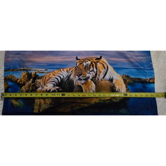 Royal Linen Source Quality Homeware Pillow Sham with Tiger on Cliff 21 x 29.5 - Picture 6 of 10